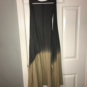 Hooded light material ombré vest